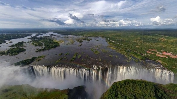 водопад Виктория на реке Замбези в Зимбабве