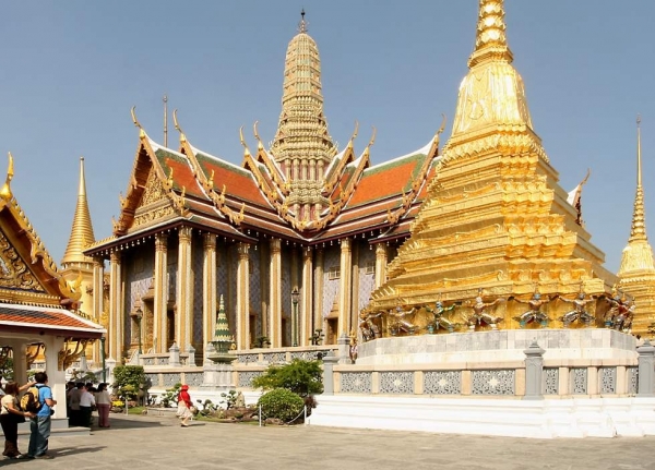 Храм изумрудного Будды